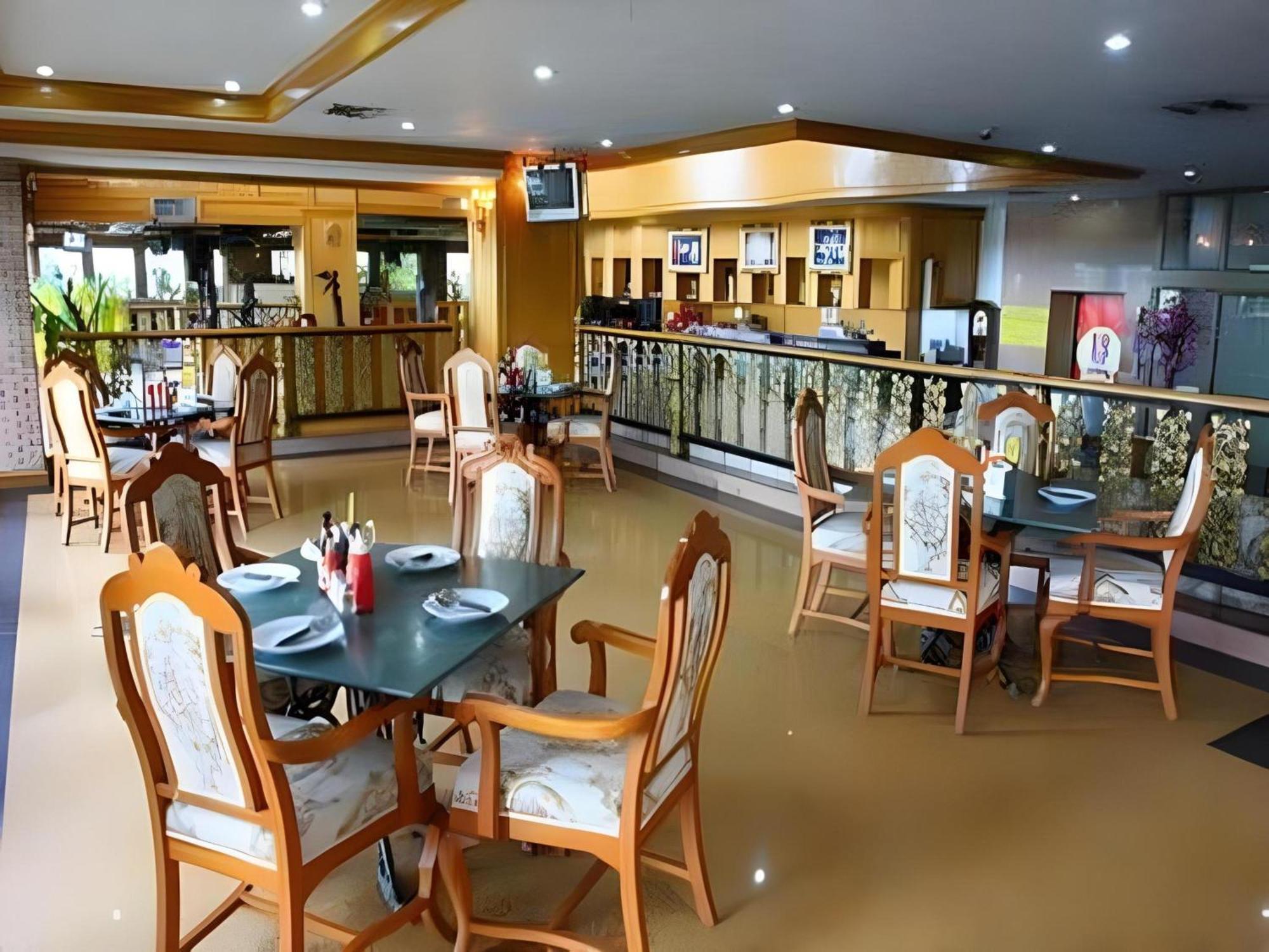 Oyo 75466 -13 Coins Bang Yai Hotel Нонтхабури Экстерьер фото